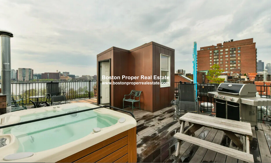 214 Beacon St, Back Bay