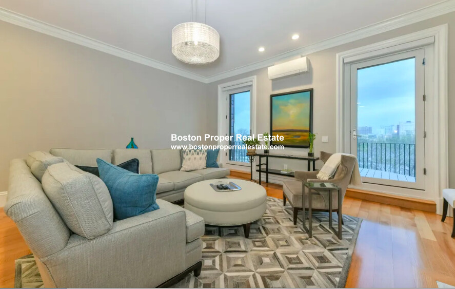 214 Beacon St, Back Bay