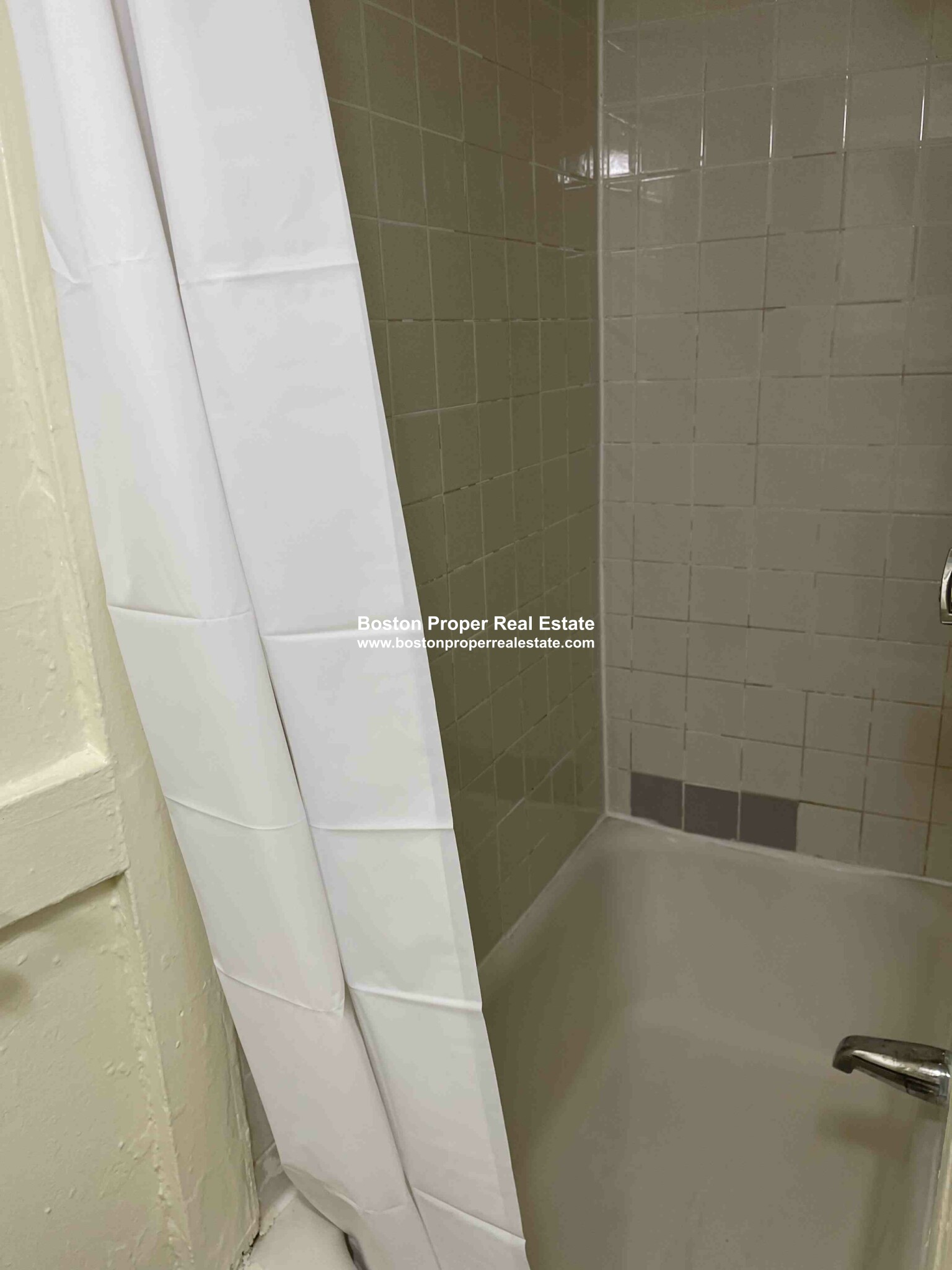 90 Myrtle St, Beacon Hill