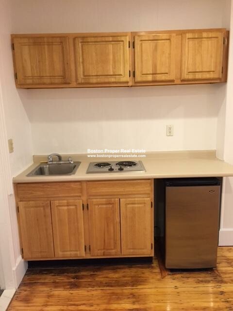 272 Newbury St, Back Bay