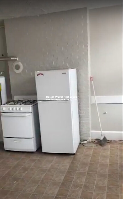 161 Endicott St, North End