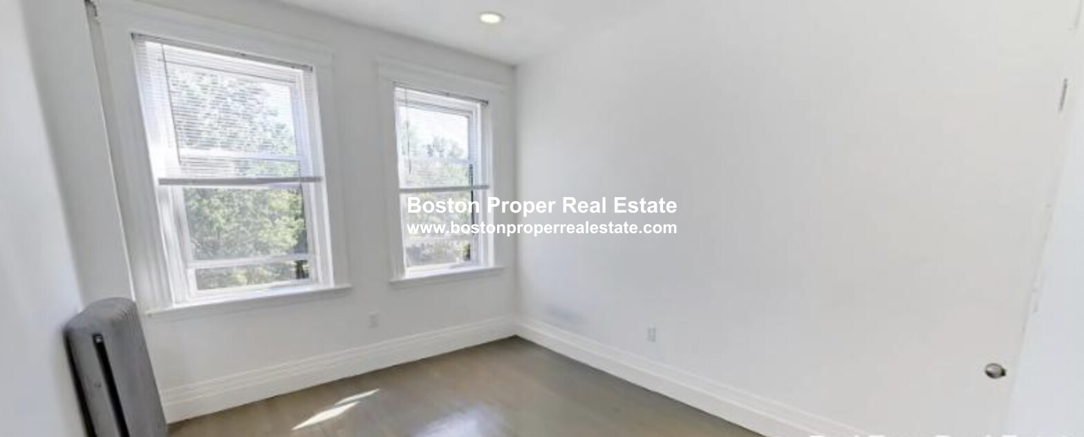 102 Queensberry St, Fenway