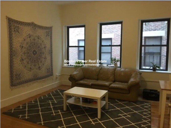 15 Aberdeen St., Boston, MA - 4,202 USD/ month