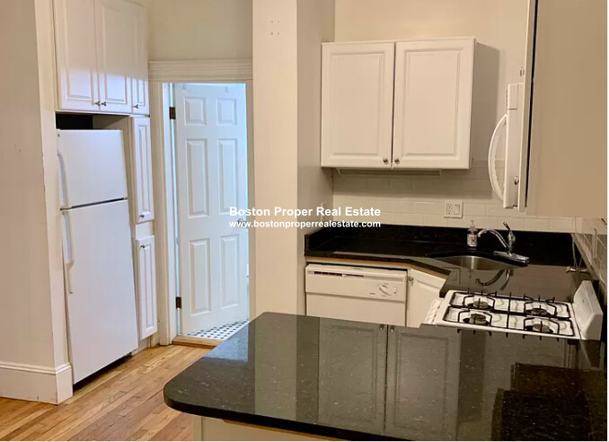 26 Hemenway St, Fenway