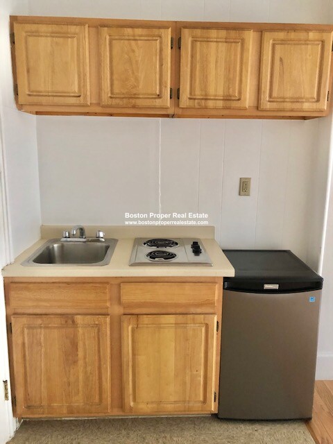 272 Newbury St, Back Bay