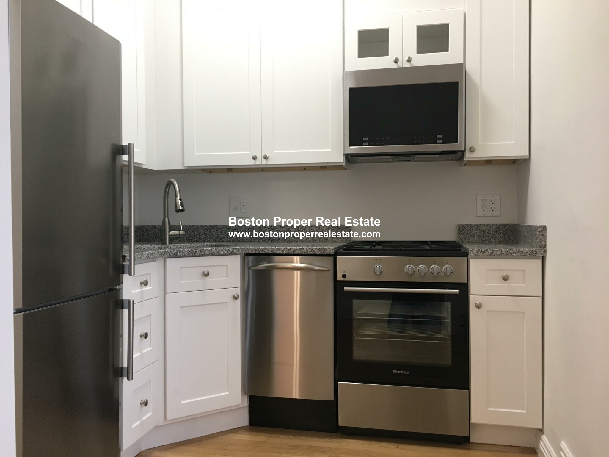 290 Commonwealth Ave, Back Bay