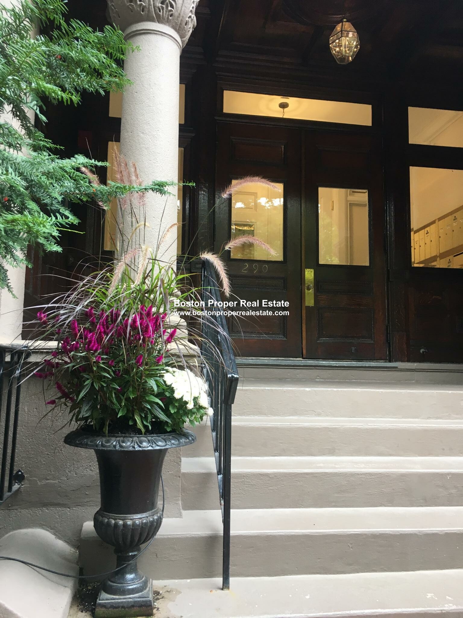 290 Commonwealth Ave, Back Bay