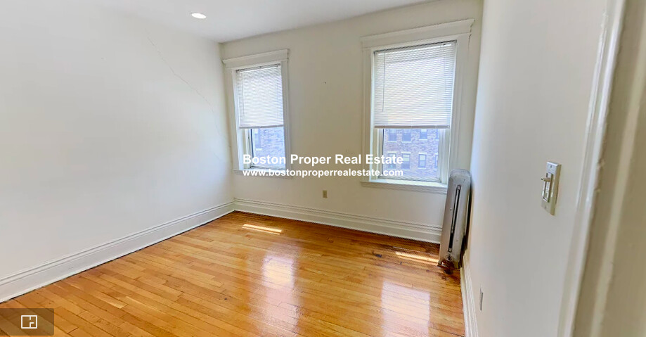 106 Queensberry St, Fenway