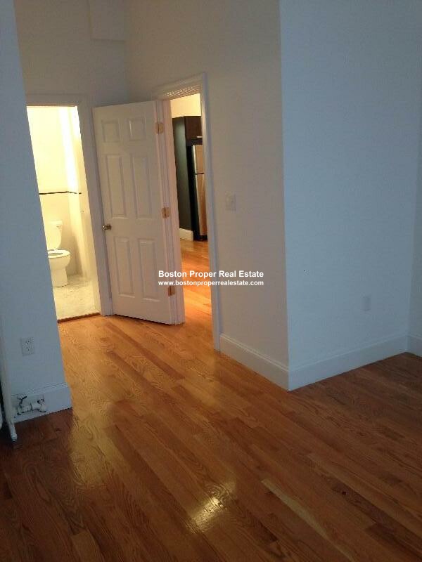 127 Saint Botolph St, Back Bay