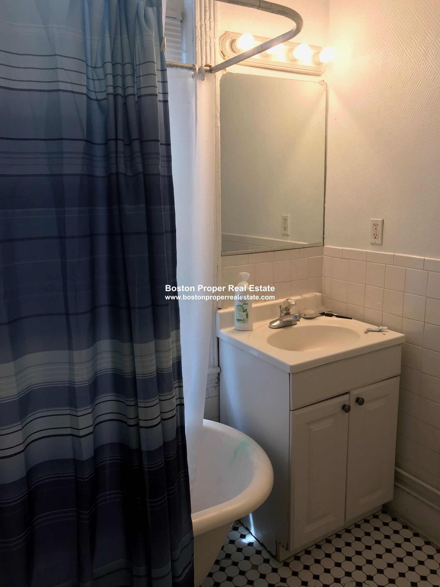 64 Hemenway St, Fenway