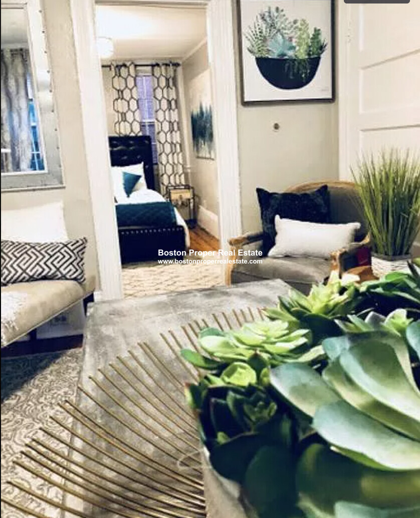 1 Champney Pl, Beacon Hill