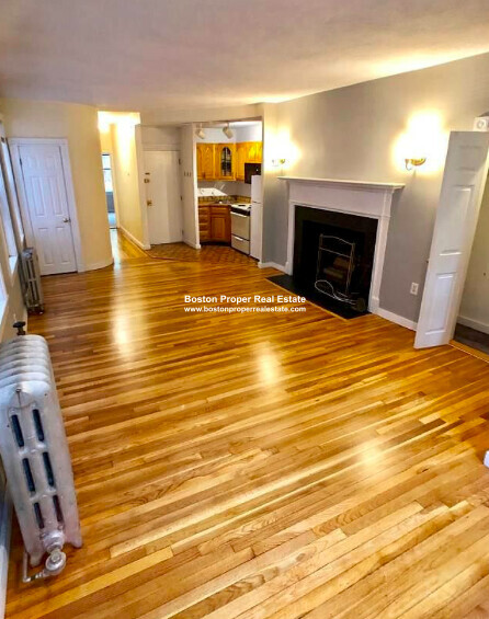 82 Phillips St, Fenway