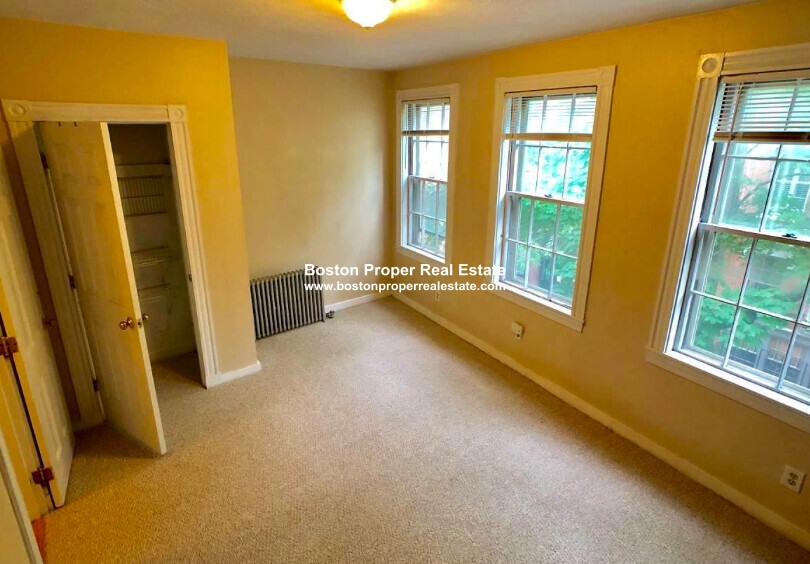 82 Phillips St, Fenway