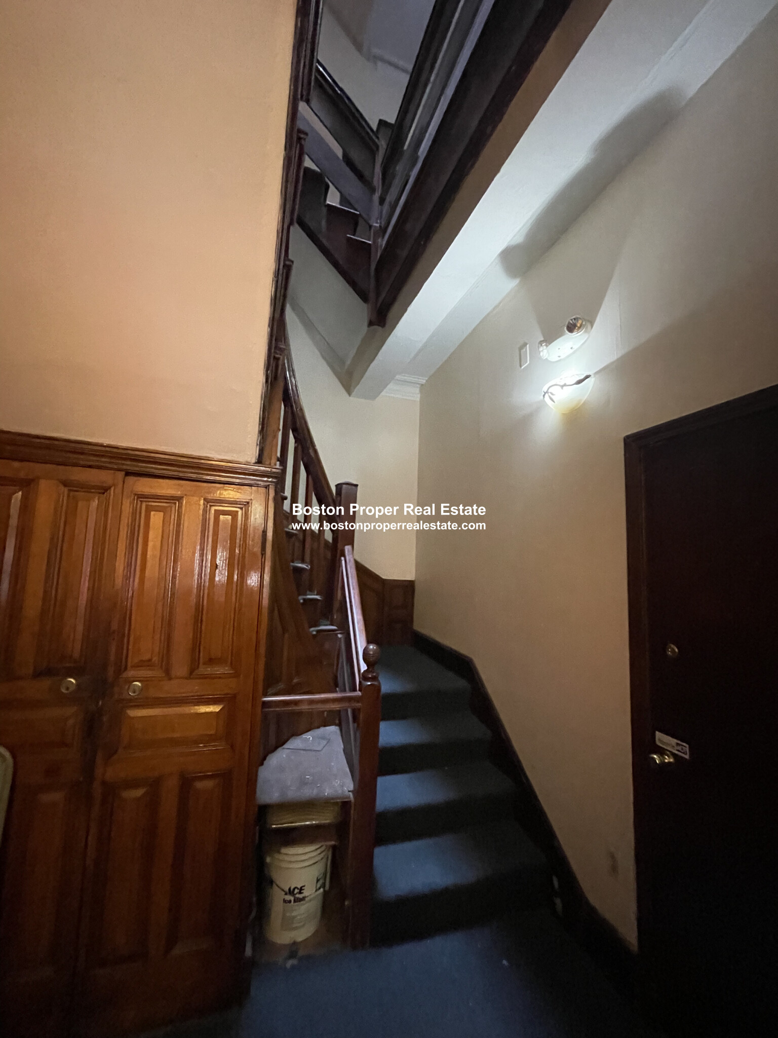 250 Newbury St, Back Bay