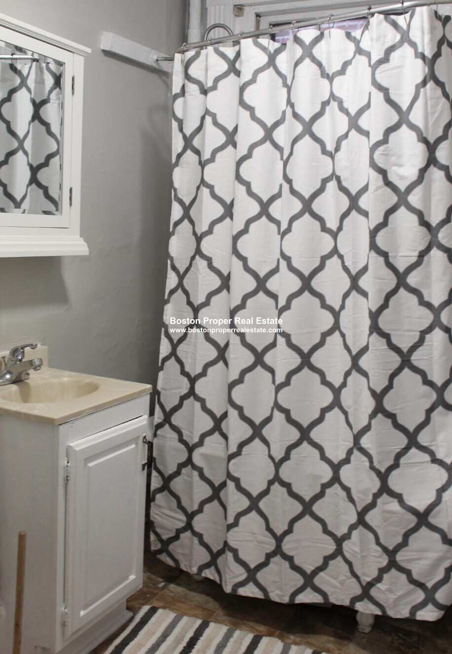 3 Champney Pl, Beacon Hill