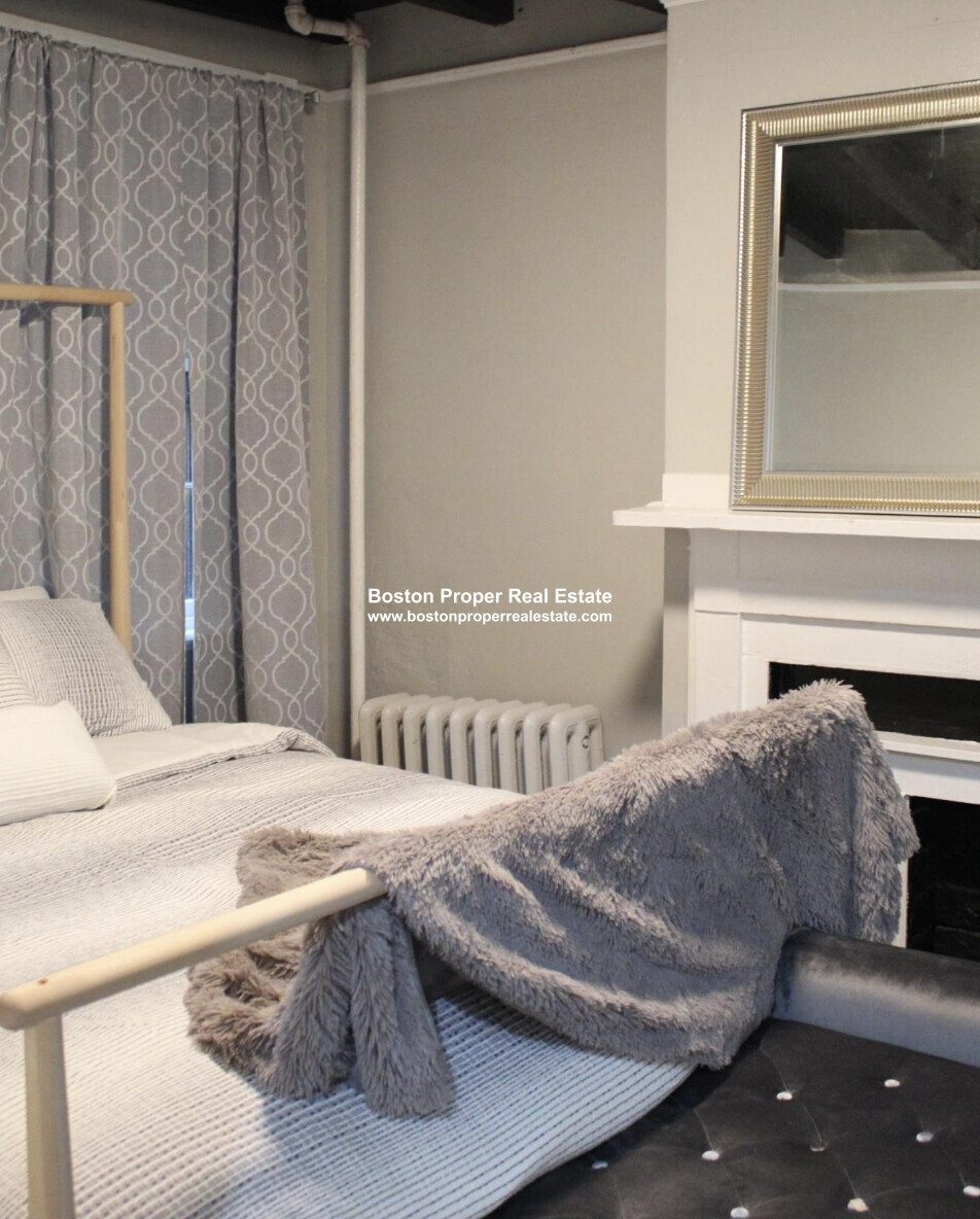 3 Champney Pl, Beacon Hill