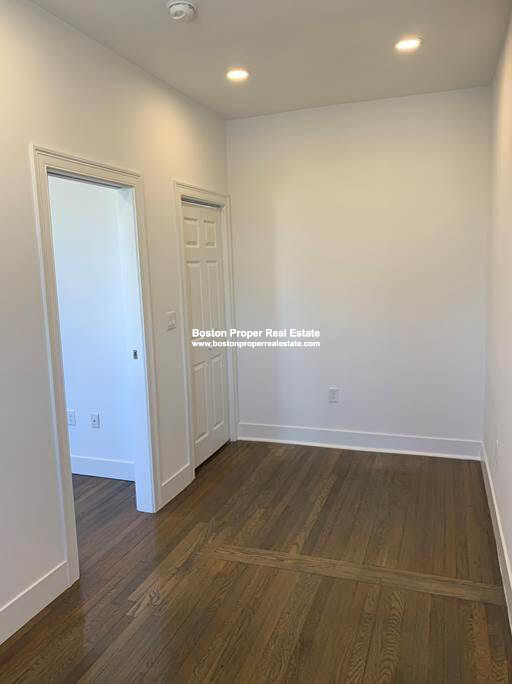 11 Queensberry St, Fenway