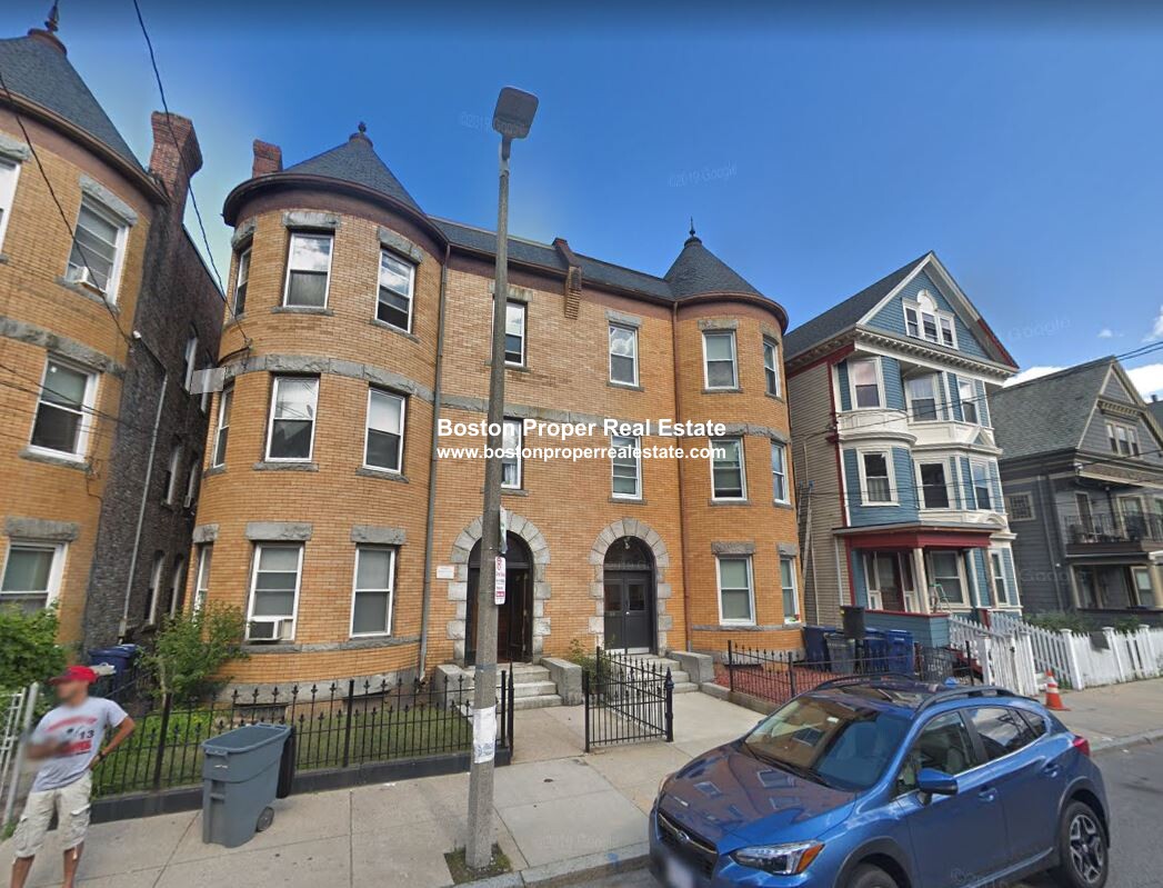 96 Calumet St, Mission Hill