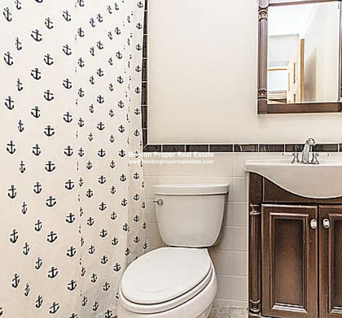 137 Charles St, Beacon Hill