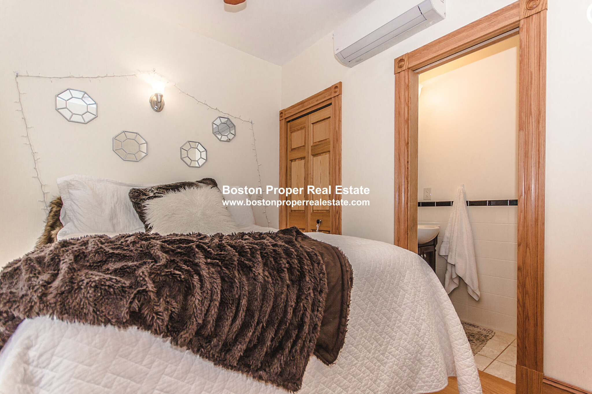 60 Phillips, Beacon Hill