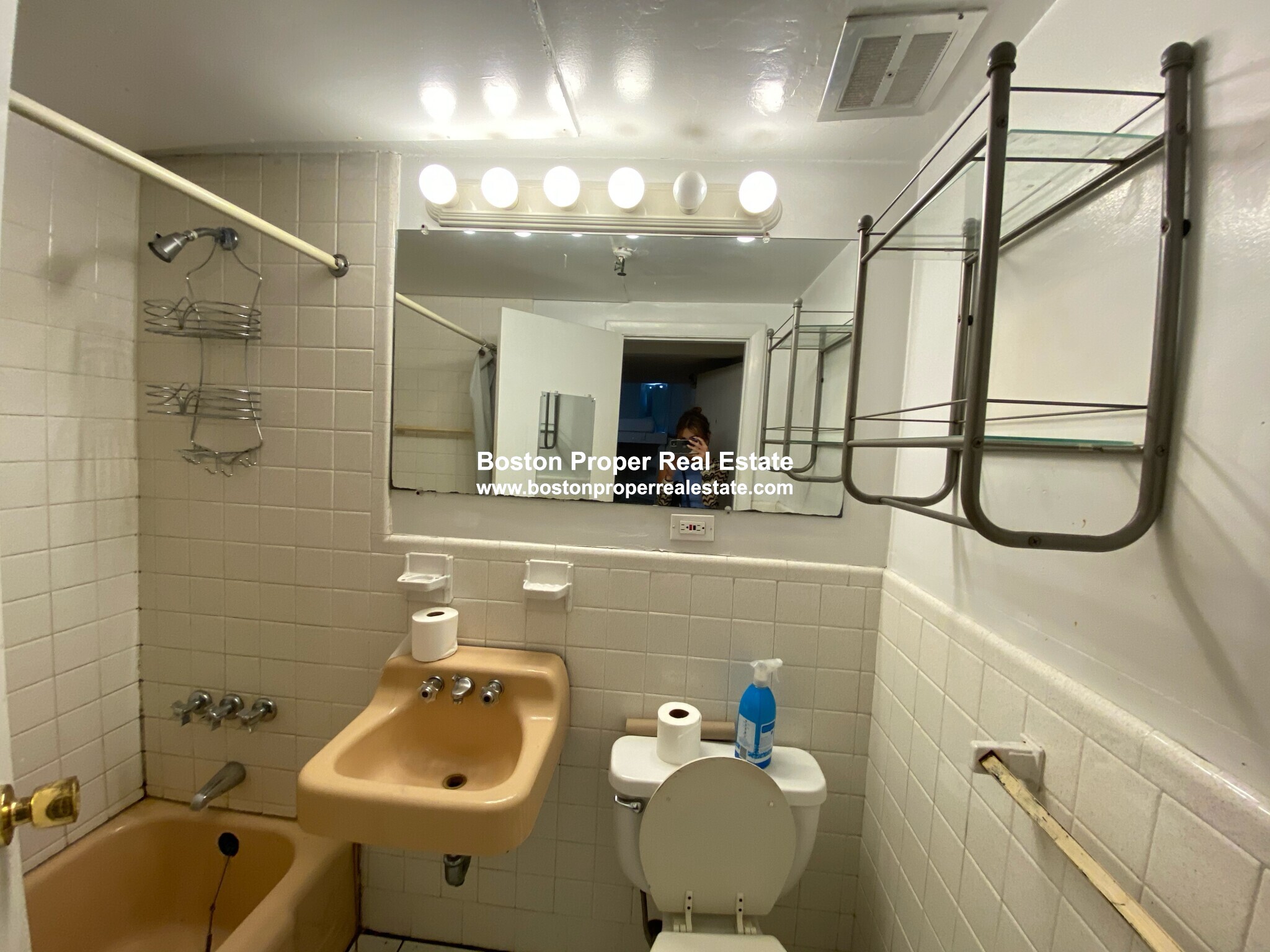 289 Newbury St, Back Bay