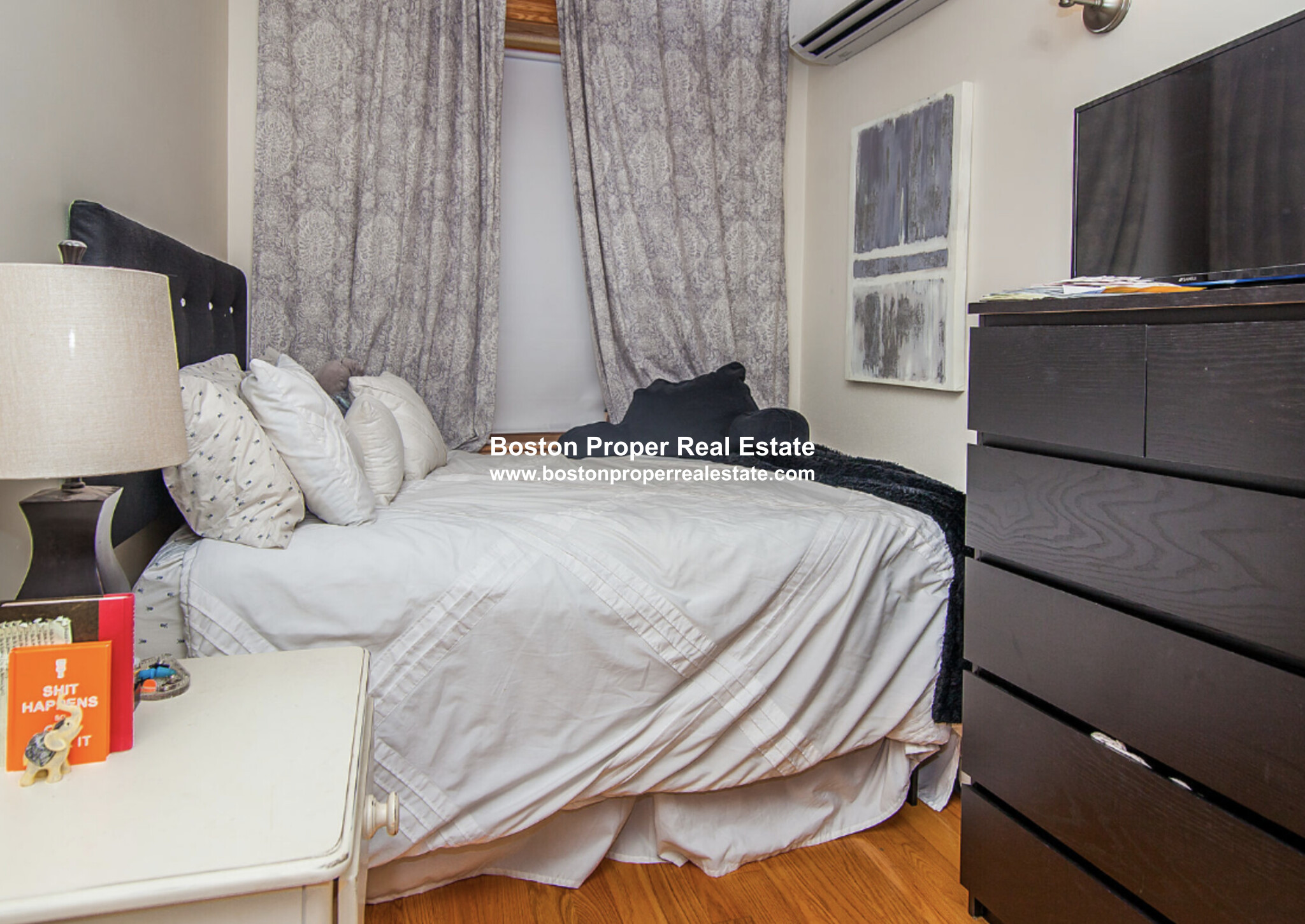 137 Charles St, Beacon Hill