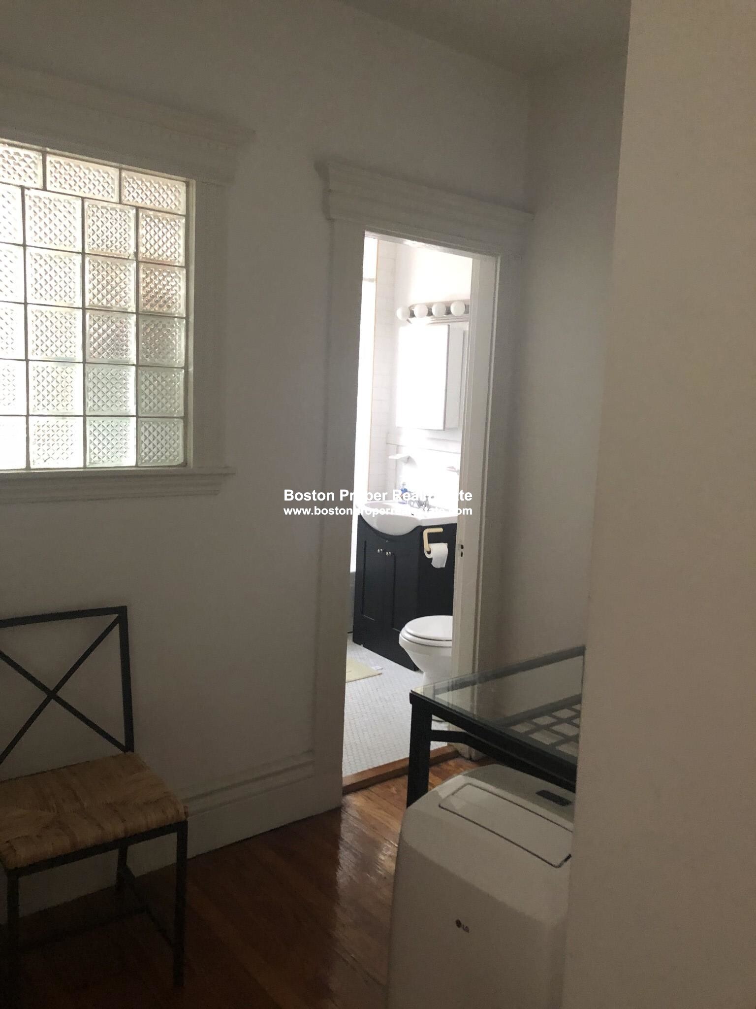 64 Charlesgate E, Fenway