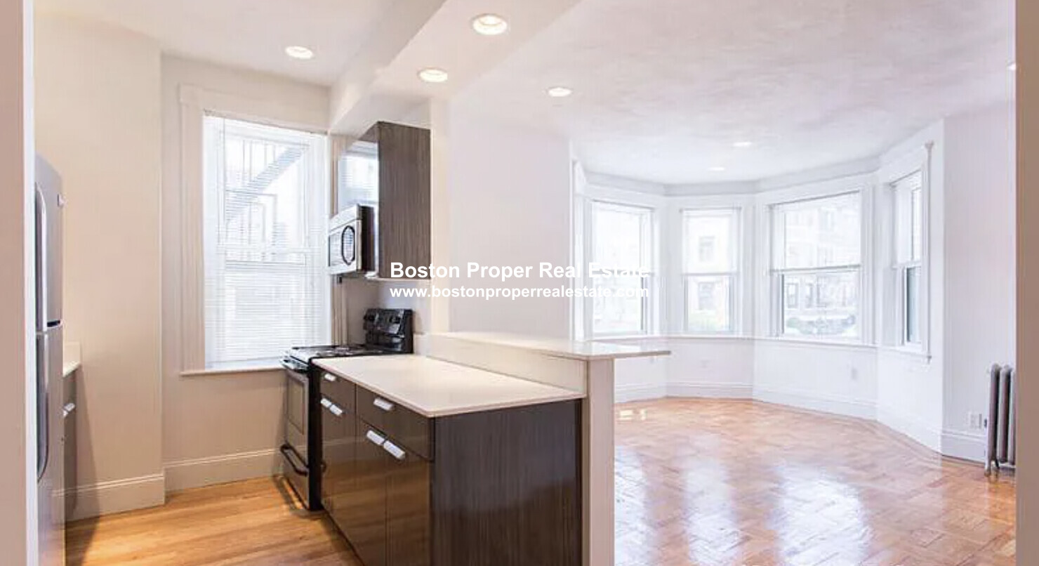 124 Peterborough St, Fenway