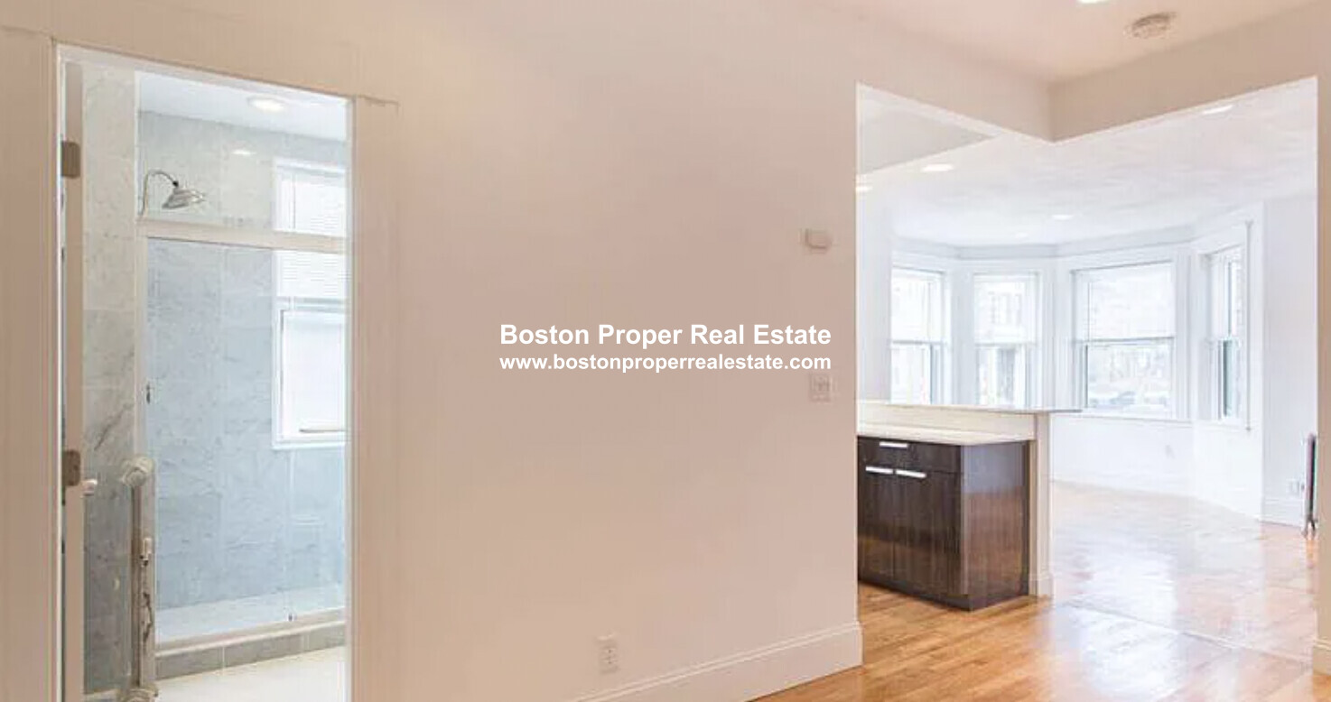 124 Peterborough St, Fenway