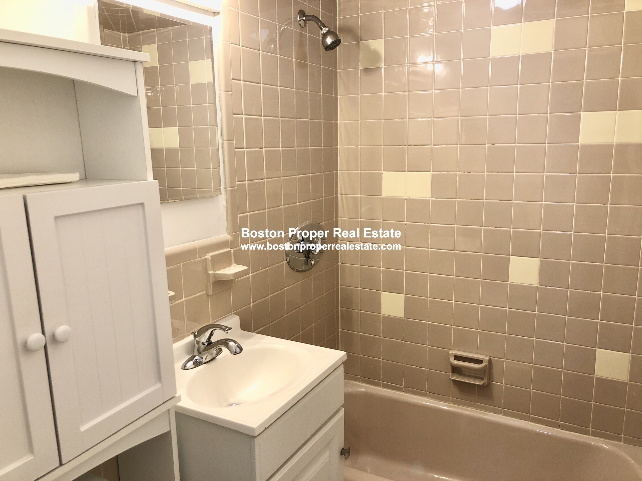 49 Gloucester St, Back Bay