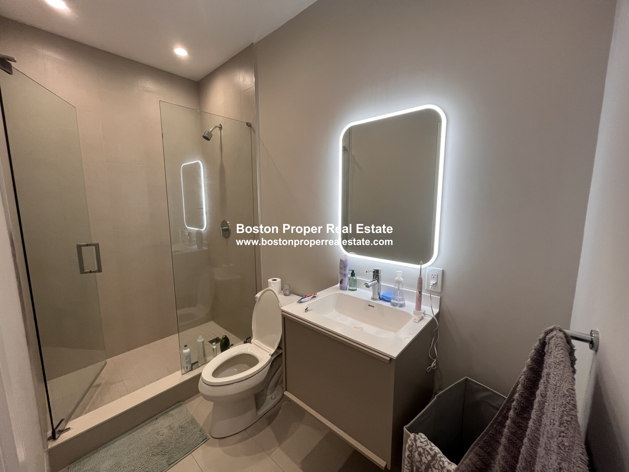 267 Newbury St, Back Bay