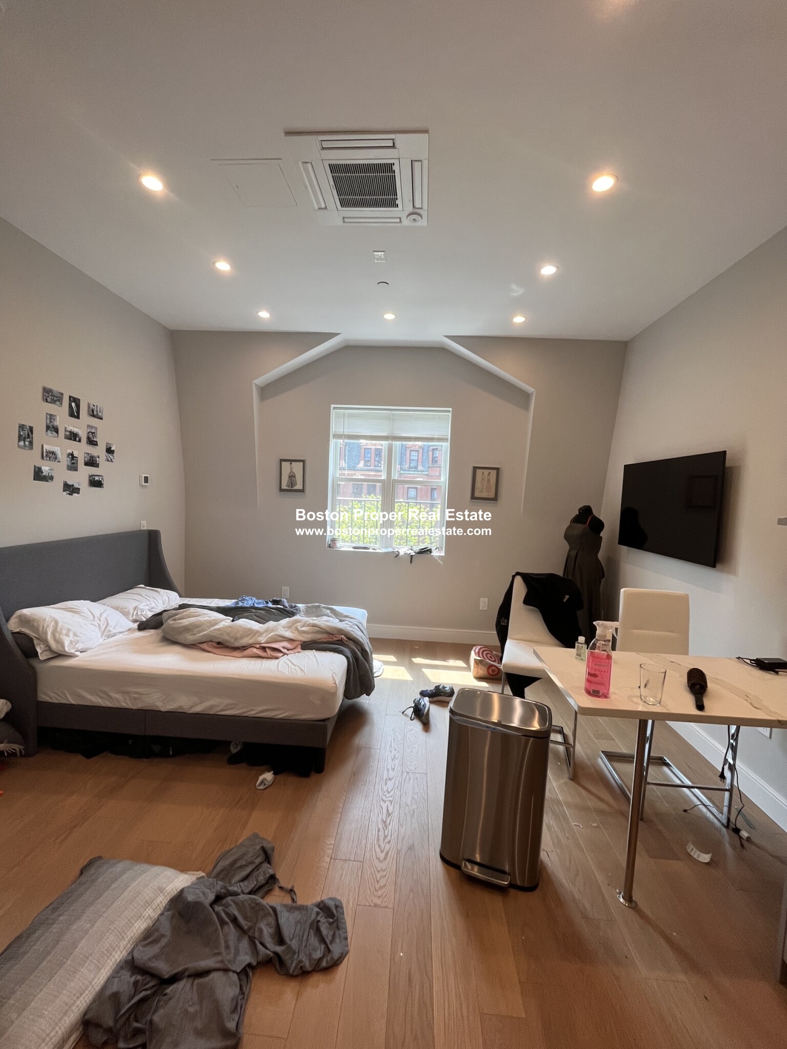 267 Newbury St, Back Bay