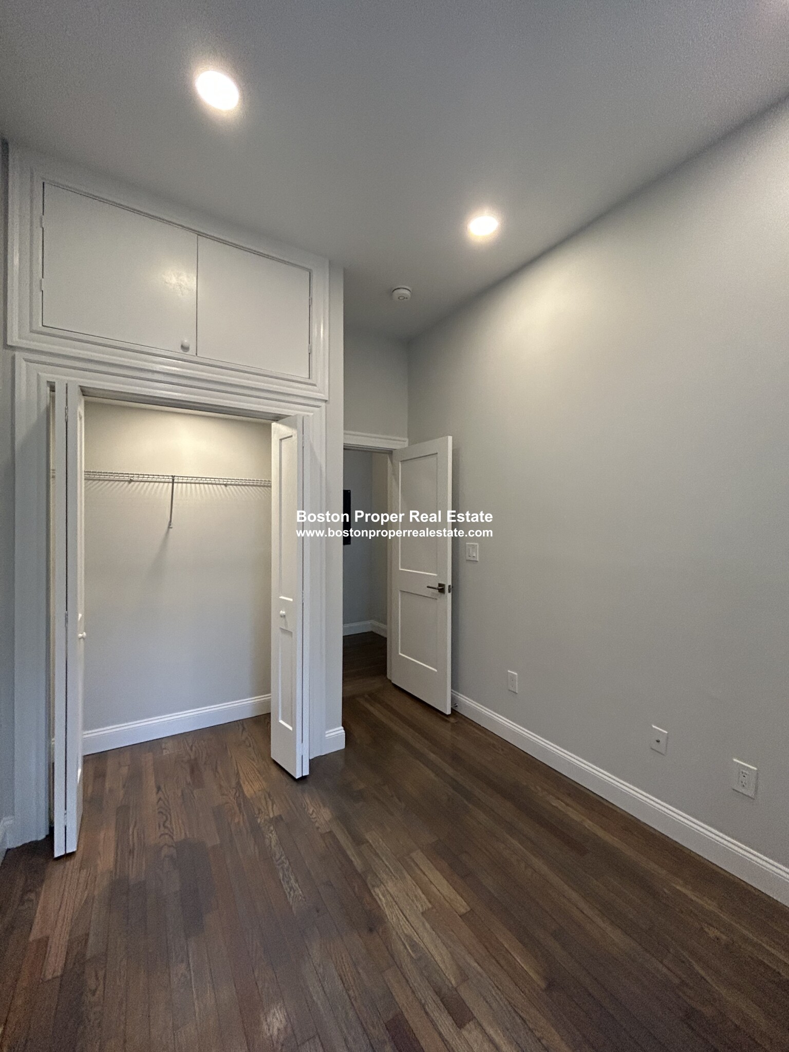 102 Queensberry St, Fenway