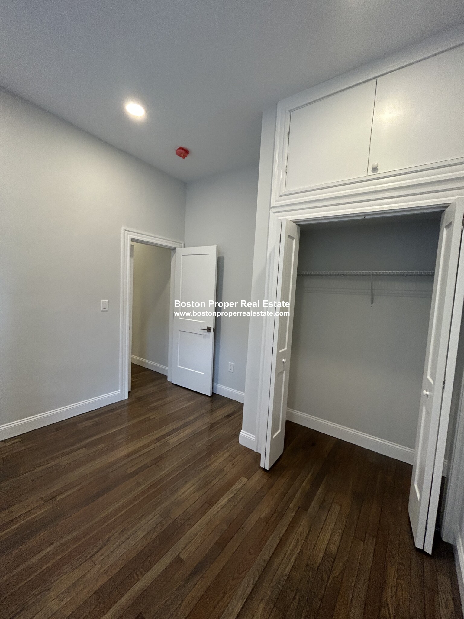 102 Queensberry St, Fenway