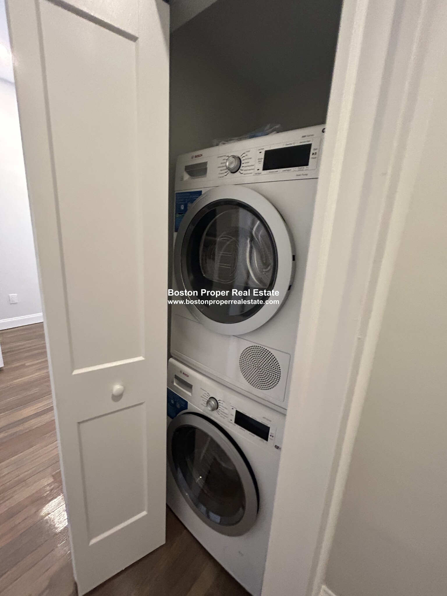 102 Queensberry St, Fenway