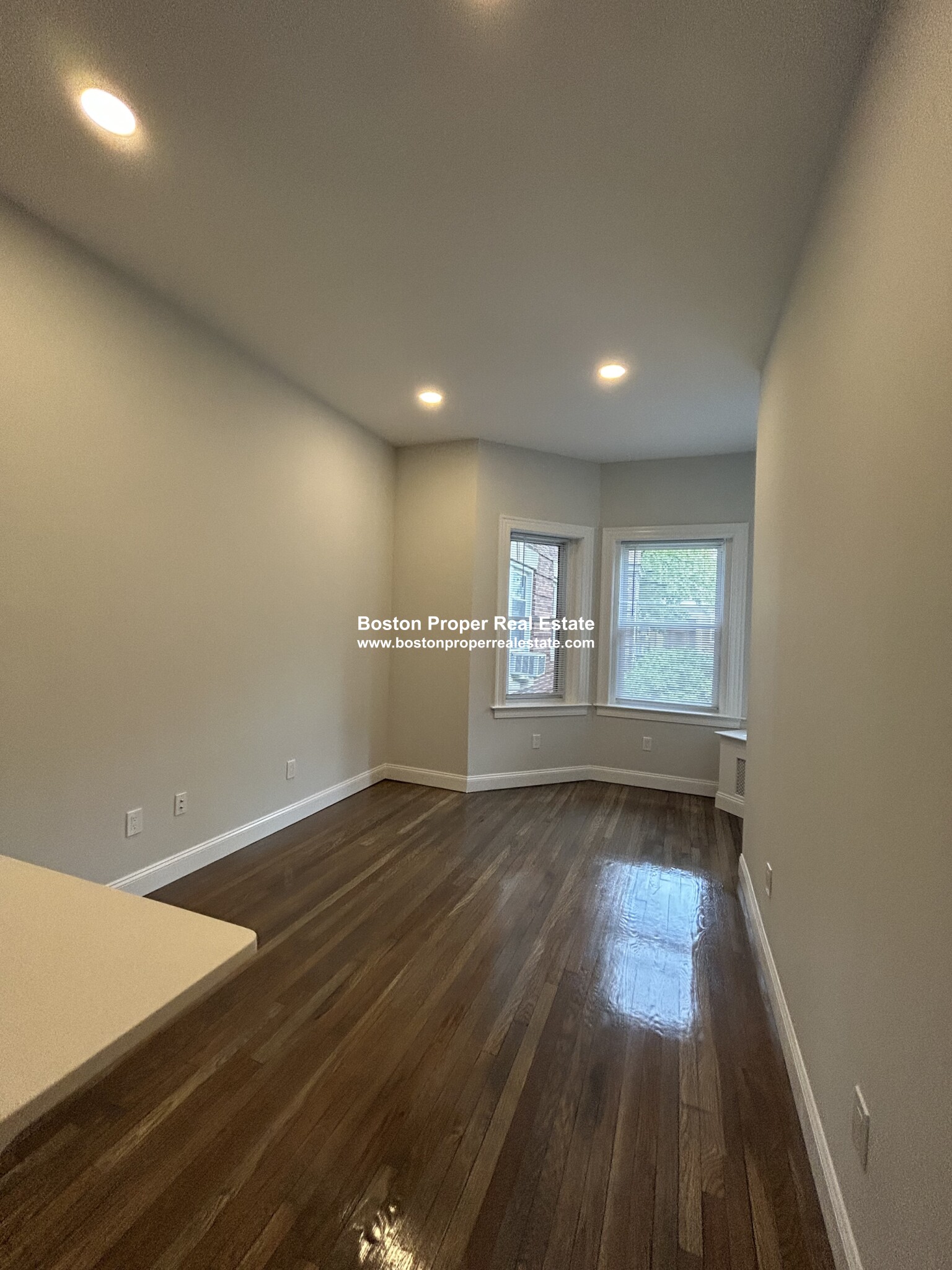 102 Queensberry St, Fenway