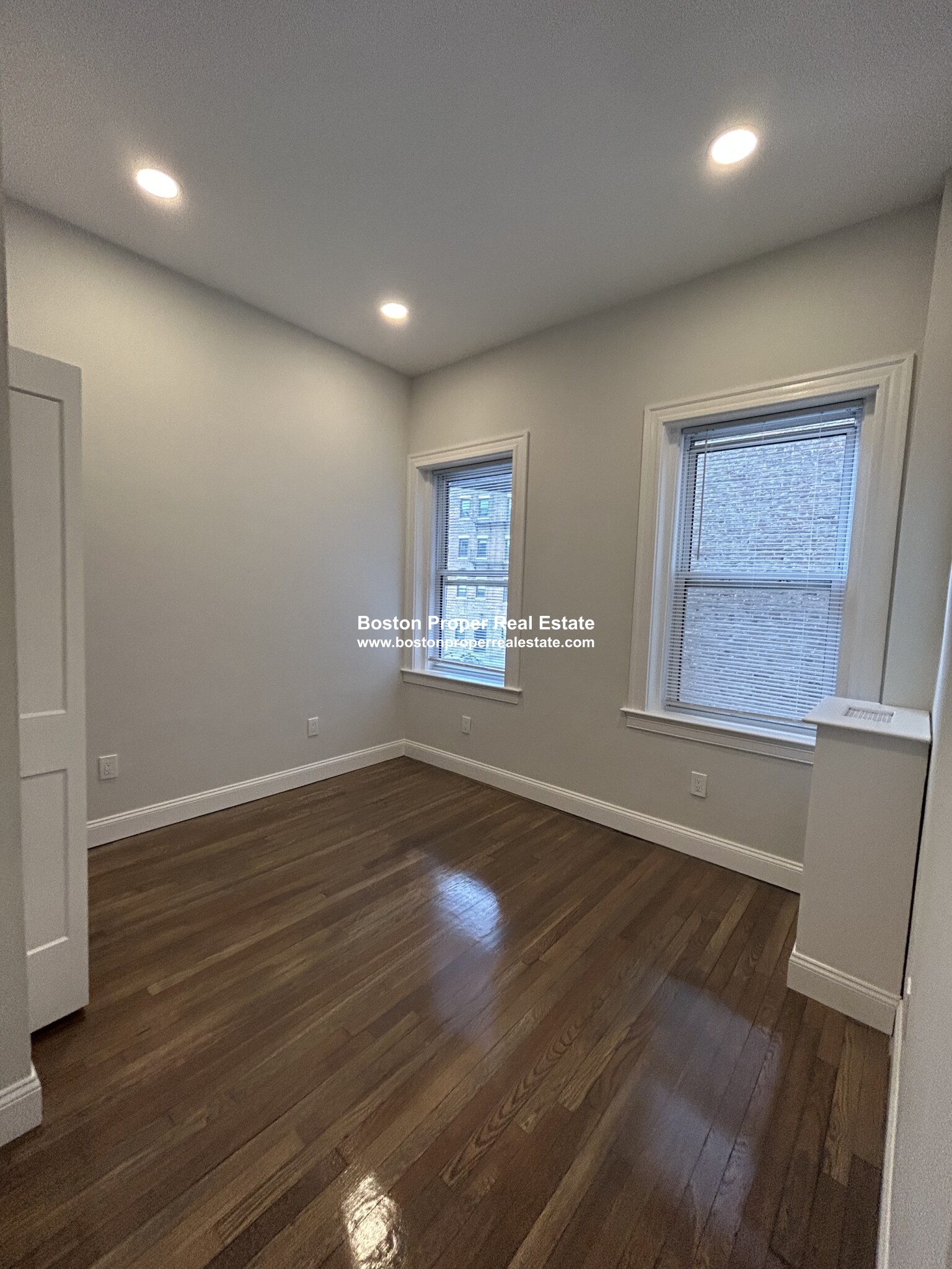 102 Queensberry St, Fenway