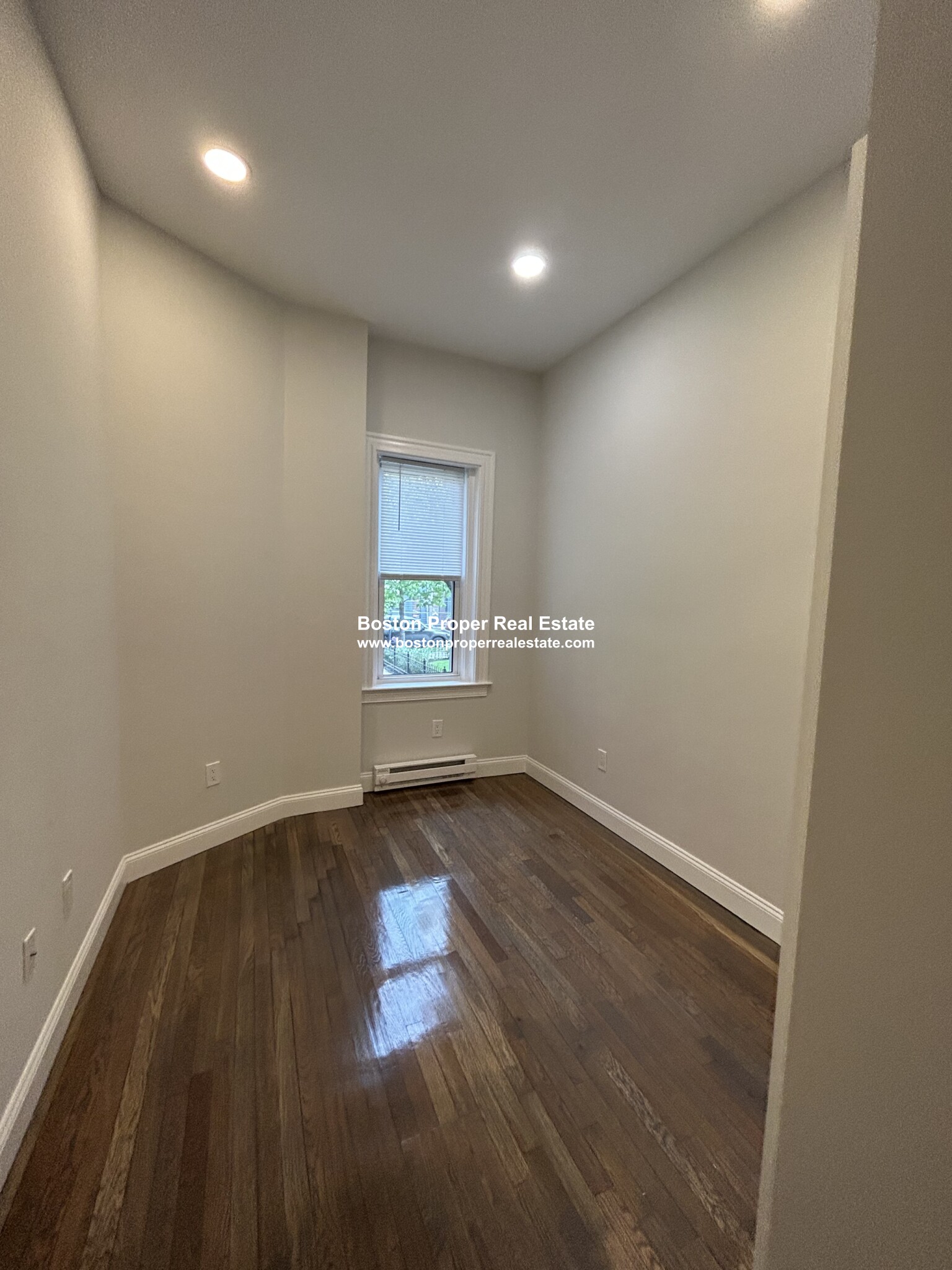 102 Queensberry St, Fenway