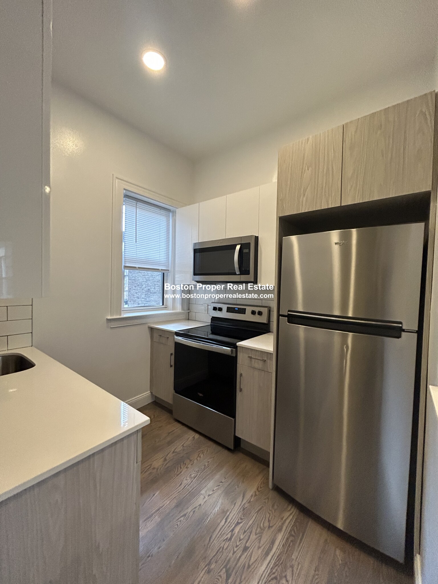 102 Queensberry St, Fenway