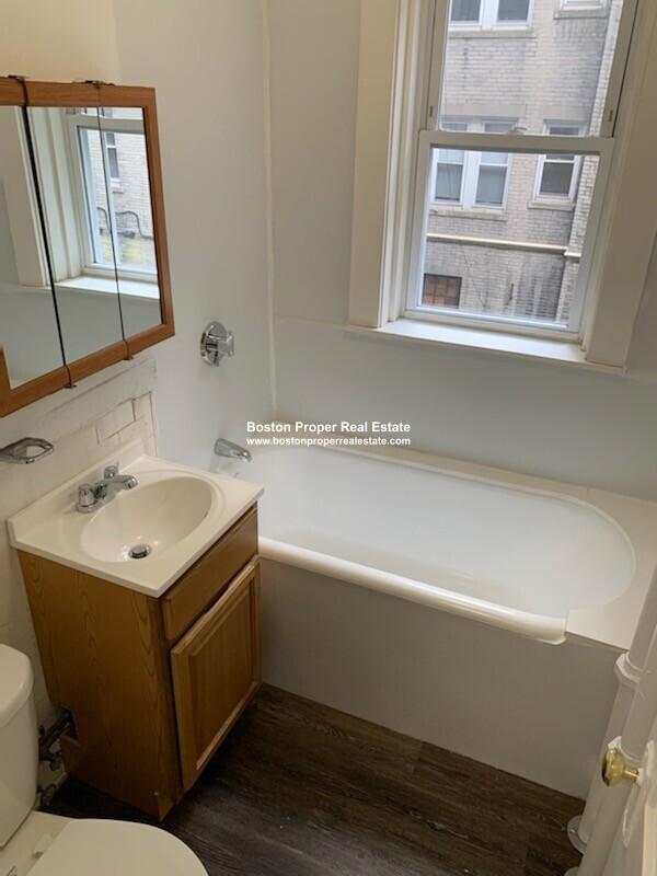 1179 Boylston St, Fenway