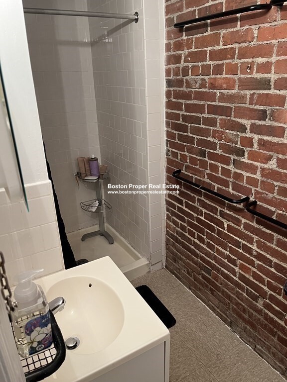 1061 Beacon St, Coolidge Corner