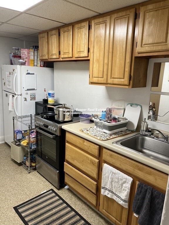 1061 Beacon St, Coolidge Corner