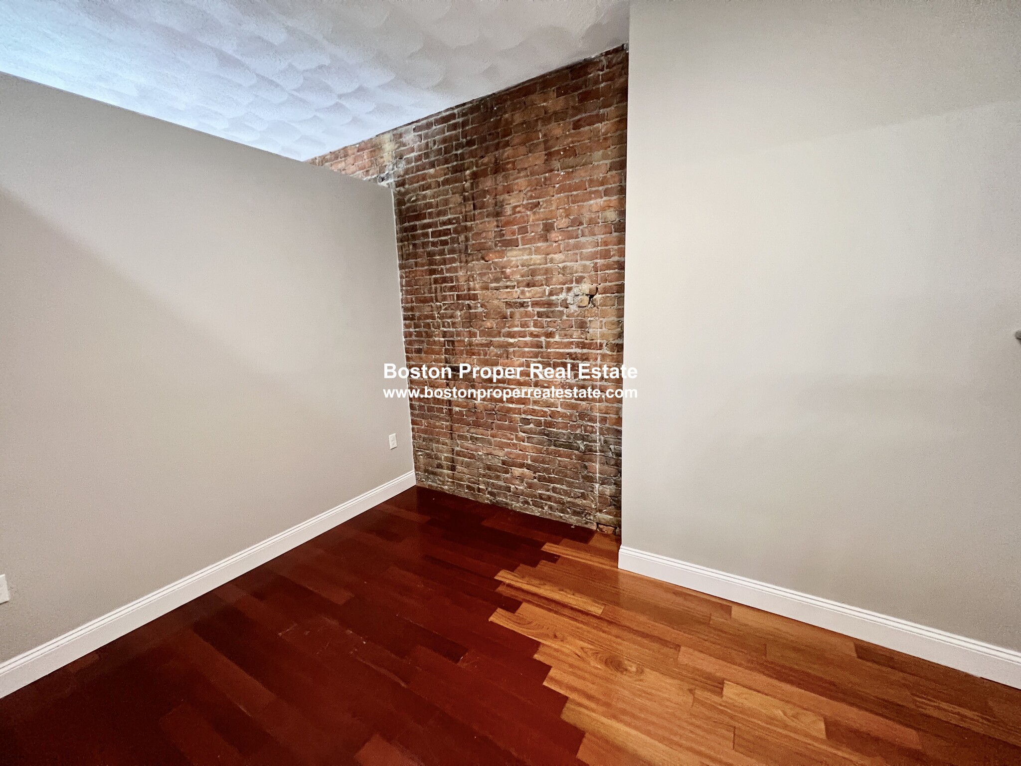 250 Newbury St, Back Bay