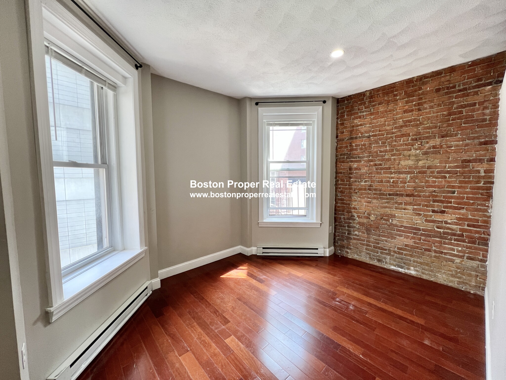 250 Newbury St, Back Bay