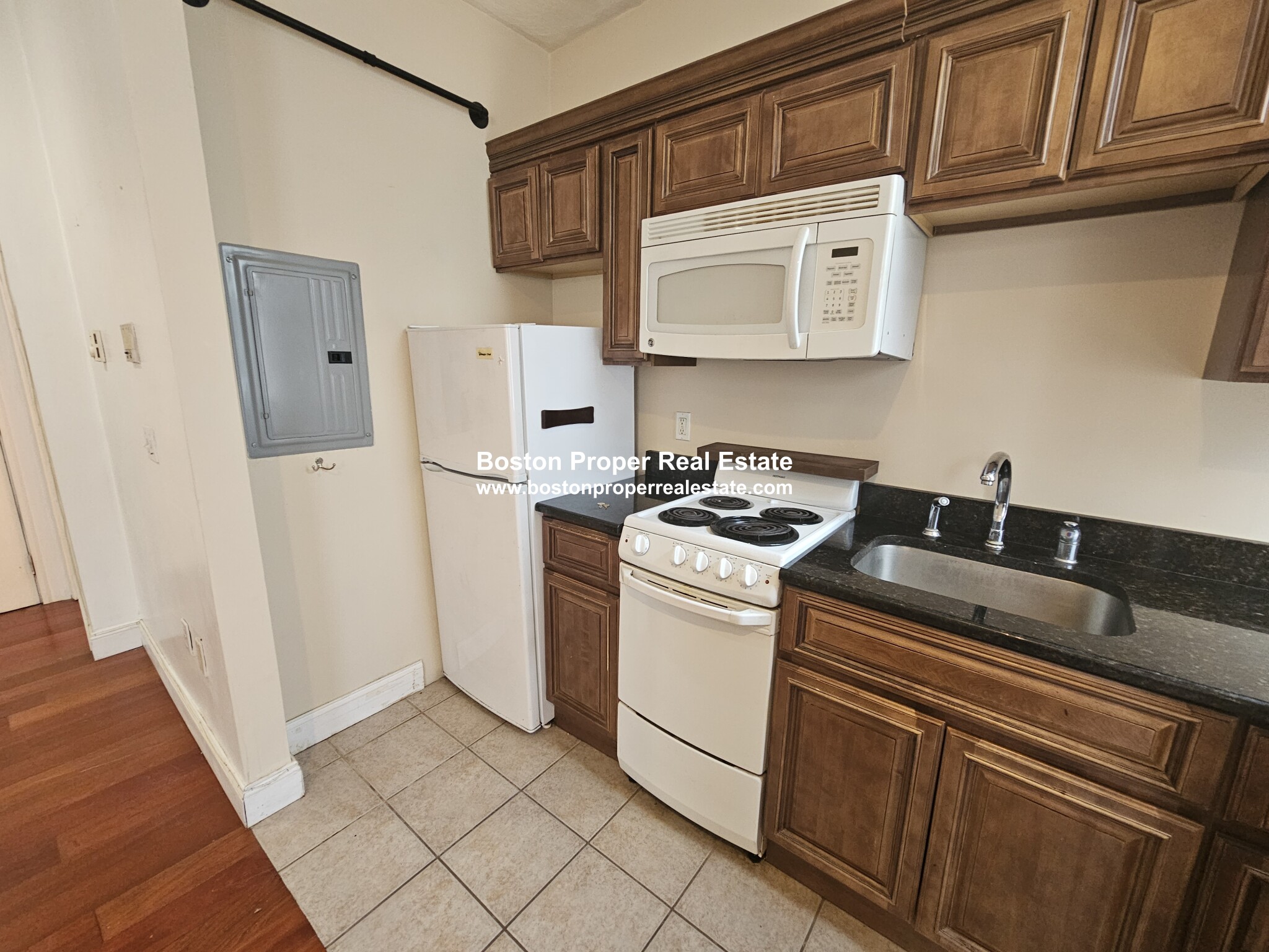 250 Newbury St, Back Bay