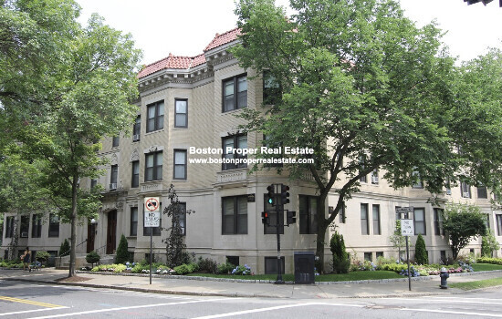 143 Freeman St, Washington Square