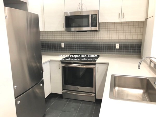 163 Newbury St, Back Bay