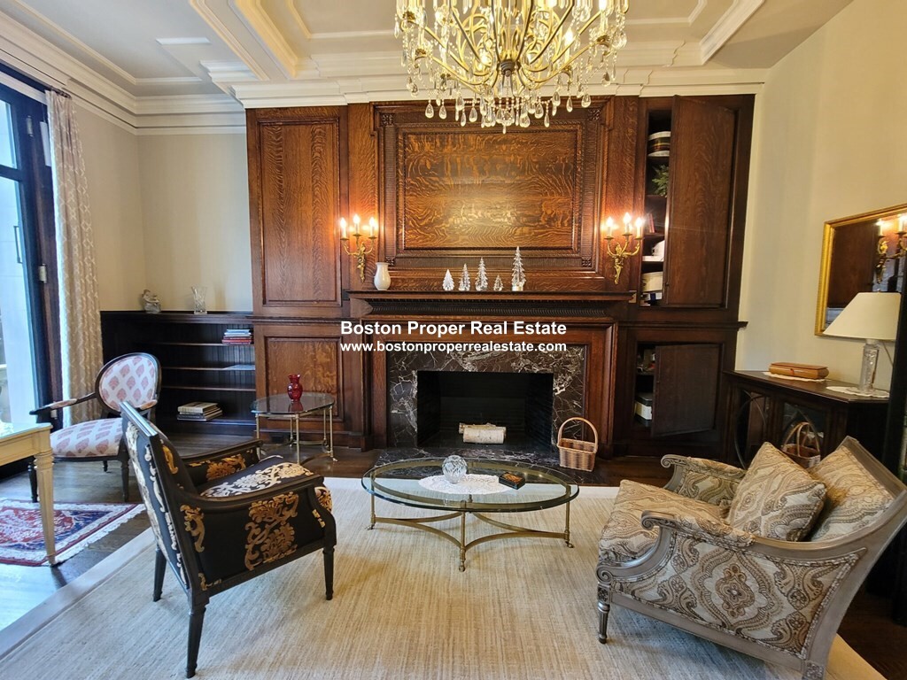 403 Commonwealth Ave, Back Bay