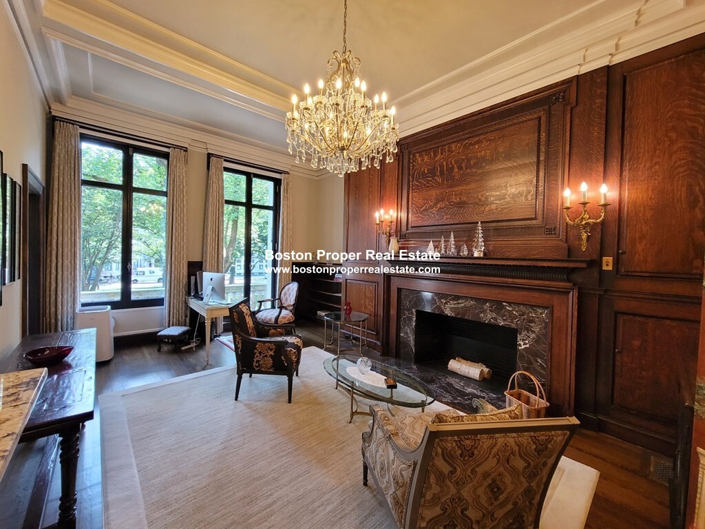 403 Commonwealth Ave, Back Bay