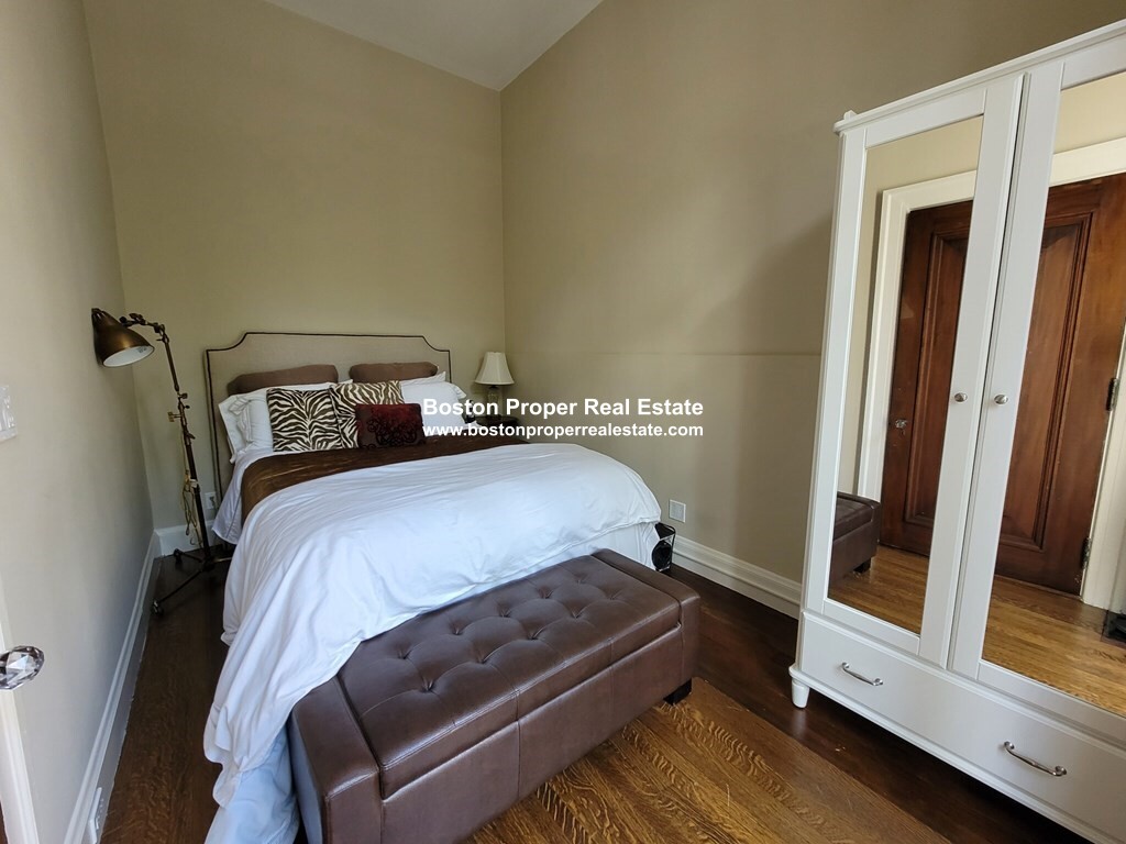 403 Commonwealth Ave, Back Bay